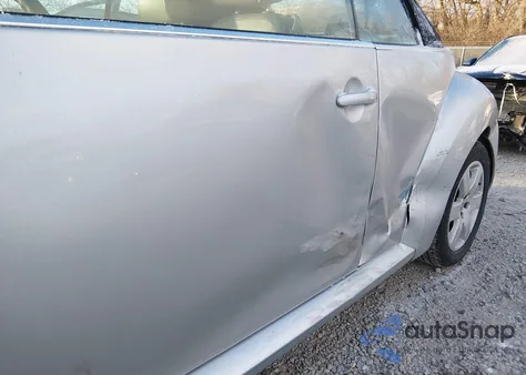 2007 Volkswagen New Beetle 2.5 from USA, damaged, VIN 3VWRF31Y17M411374